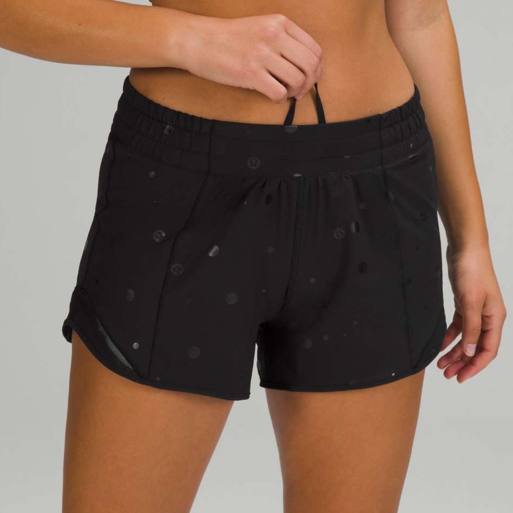 Lululemon Hotty Hot 4” Poco Logo Foil Black (Size 2)